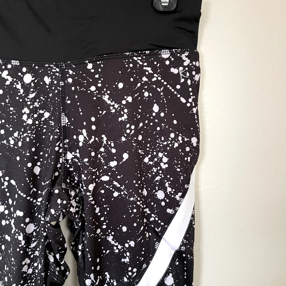 Danskin | Galaxy Mesh Capri Leggings | Size Small - Picture 3 of 8